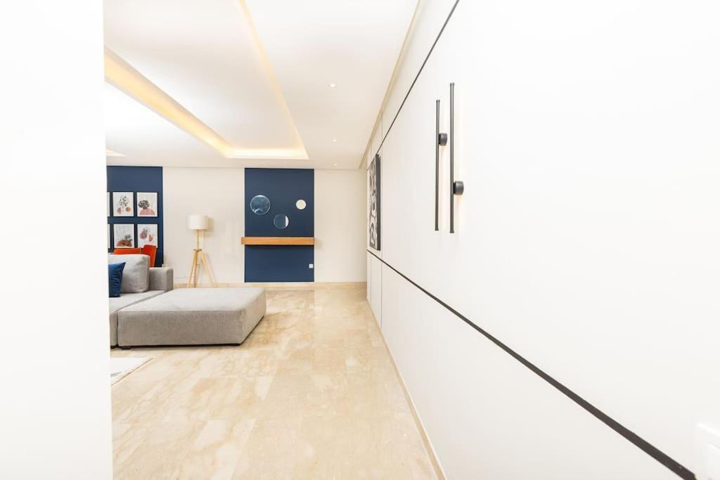 Modern 2Br Retreat In Marina Sale Luxury Living Apartment Hajja ภายนอก รูปภาพ