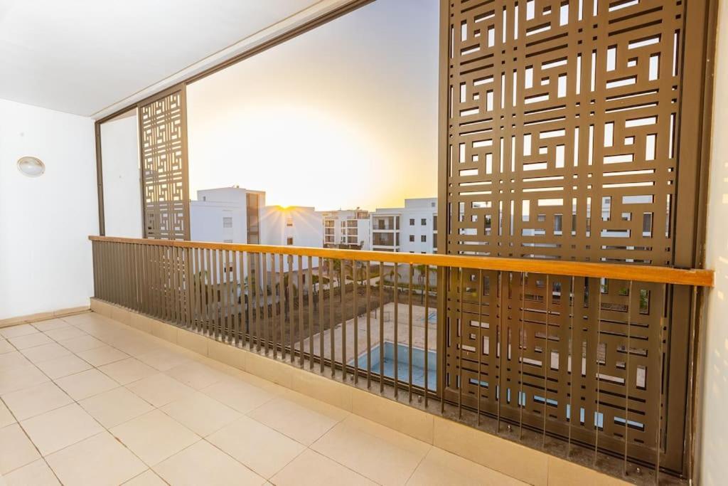 Modern 2Br Retreat In Marina Sale Luxury Living Apartment Hajja ภายนอก รูปภาพ